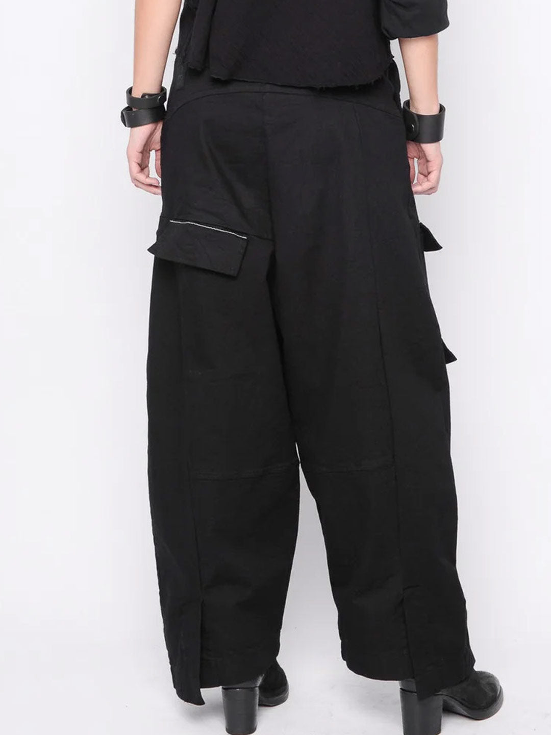 Black 242.04.03