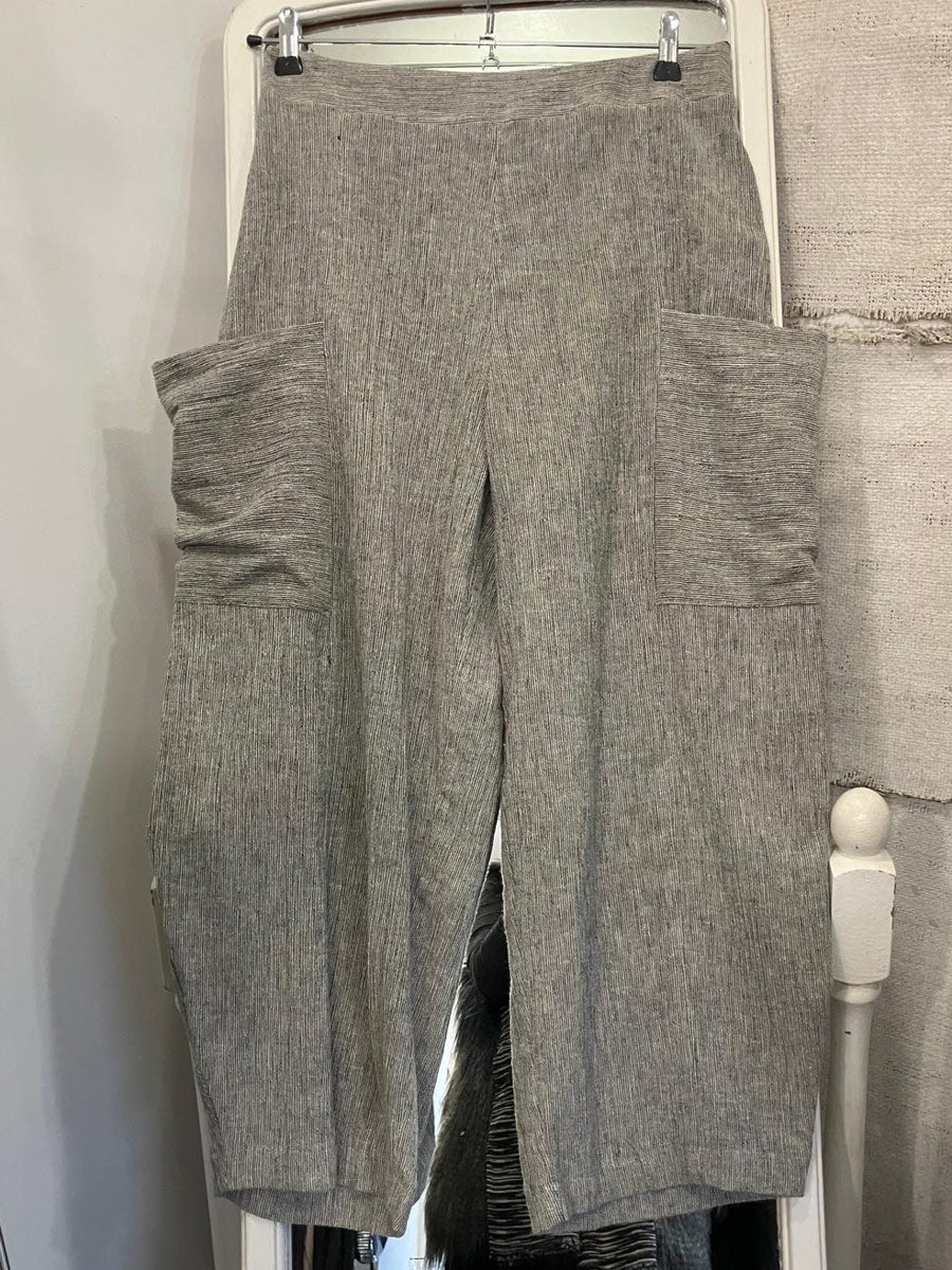 Ozai N Ku “850874” Pants