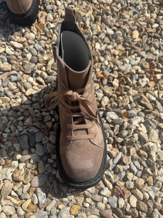 Lofina - Taupe Suede Boot