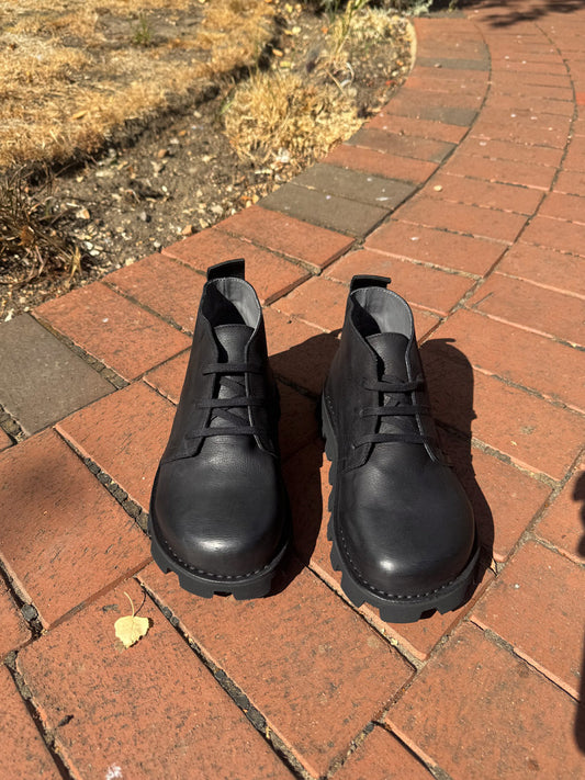 Lofina - Lightweight Ankle Shoe