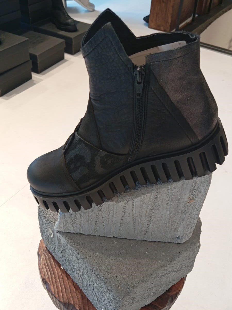 Papucei - ‘Lorcan’ Black Ankle Boot