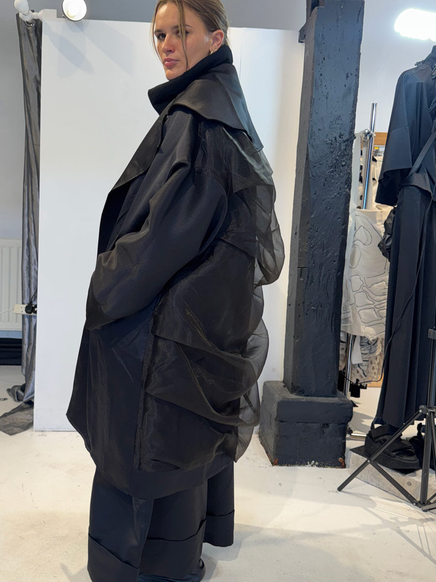La Vaca Loca – ‘Resina’ Sculptural Draped Coat