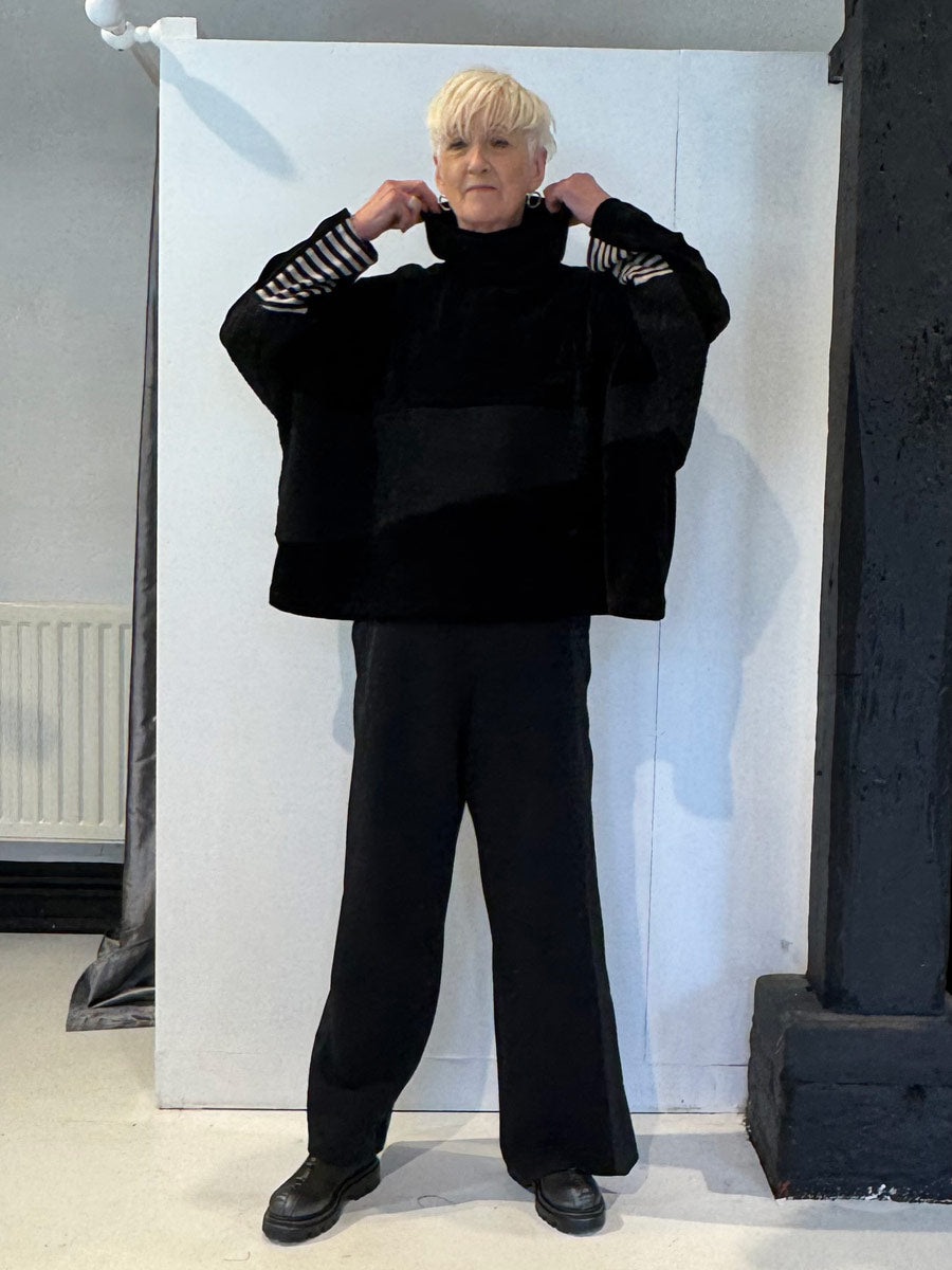 Urban by Alembika – Oversized Open-Knit Jumper