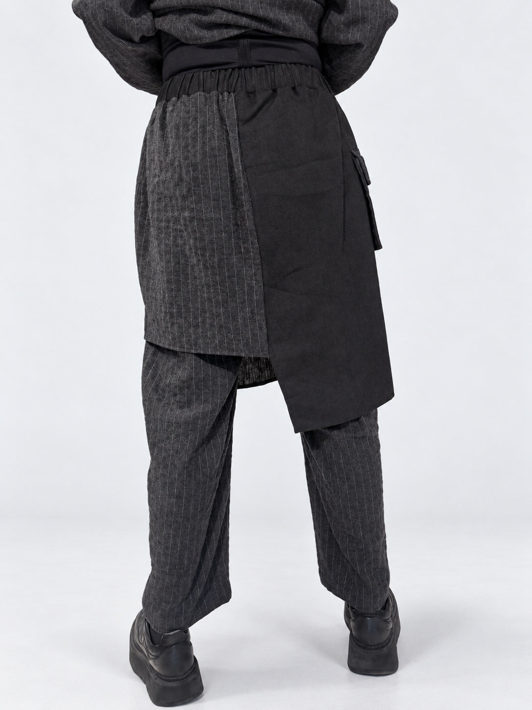Kedziorek 5526 grey pinstripe layered trousers — back view