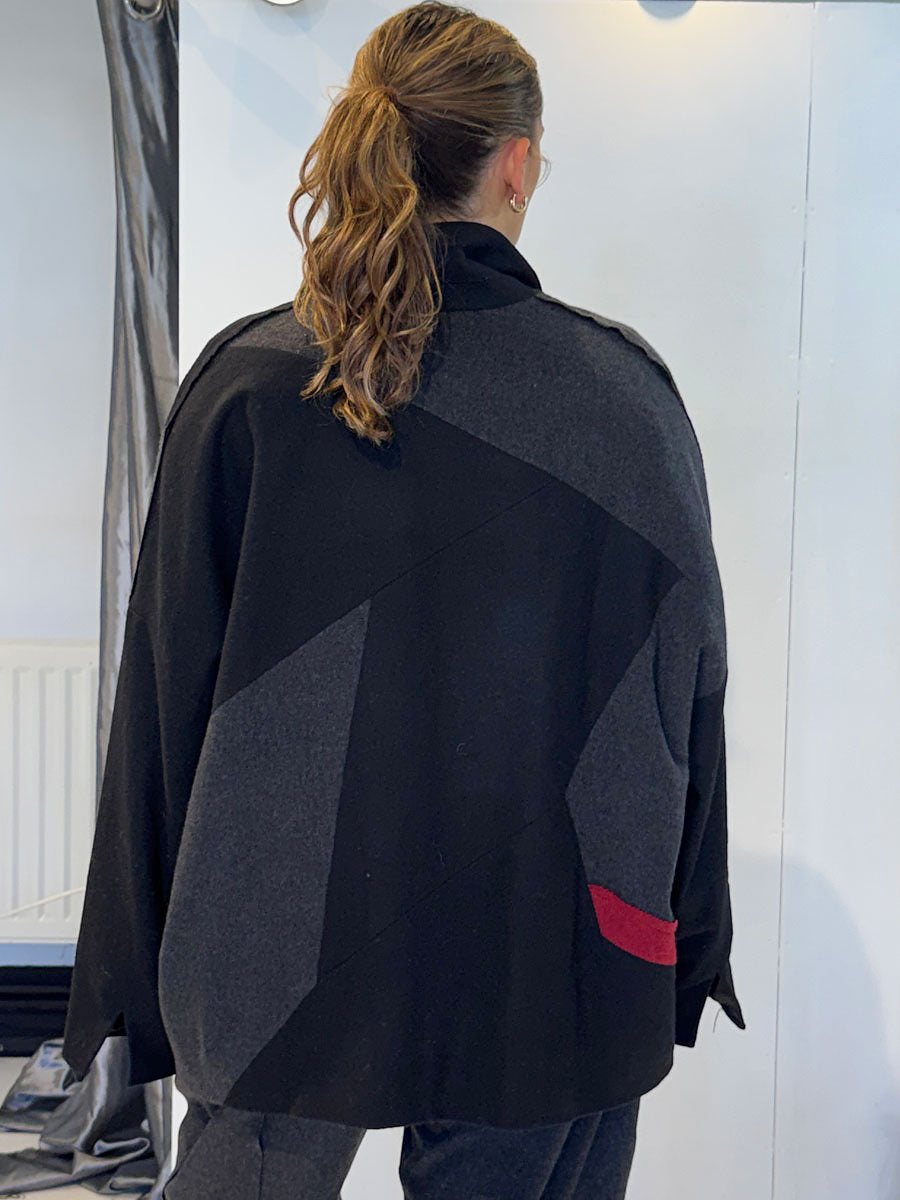 La Vaca Loca Contraluz black jacket, side view