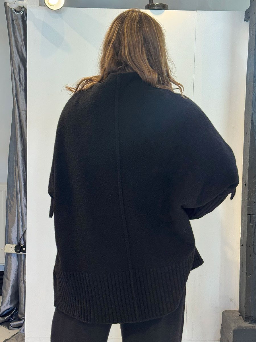 La Vaca Loca Iklerk black jumper, back view
