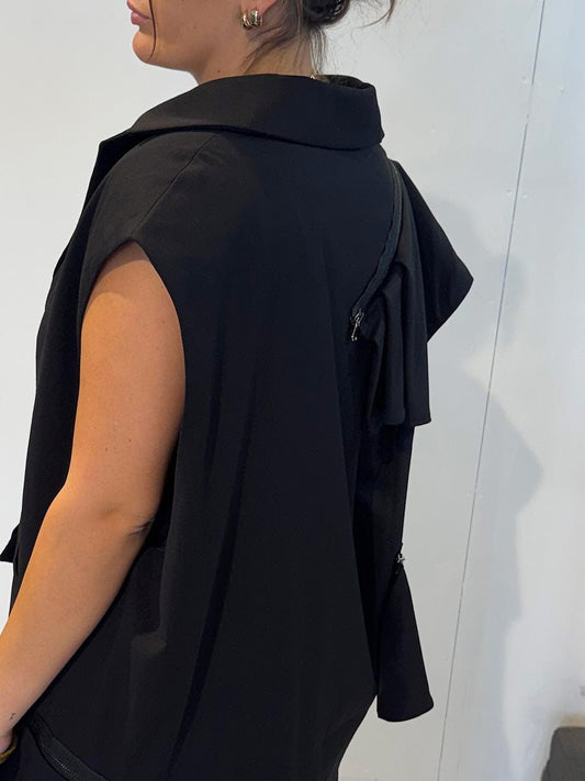 La Vaca Loca Matiz gilet showing zip detail