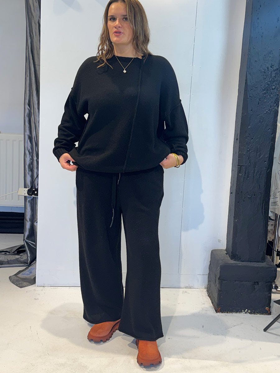 La Vaca Loca Riel black knitted trousers, full front view