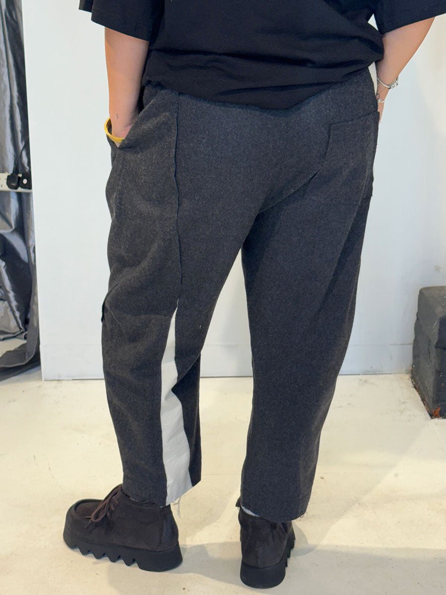 La Vaca Loca Vector grey tapered trousers, angled view