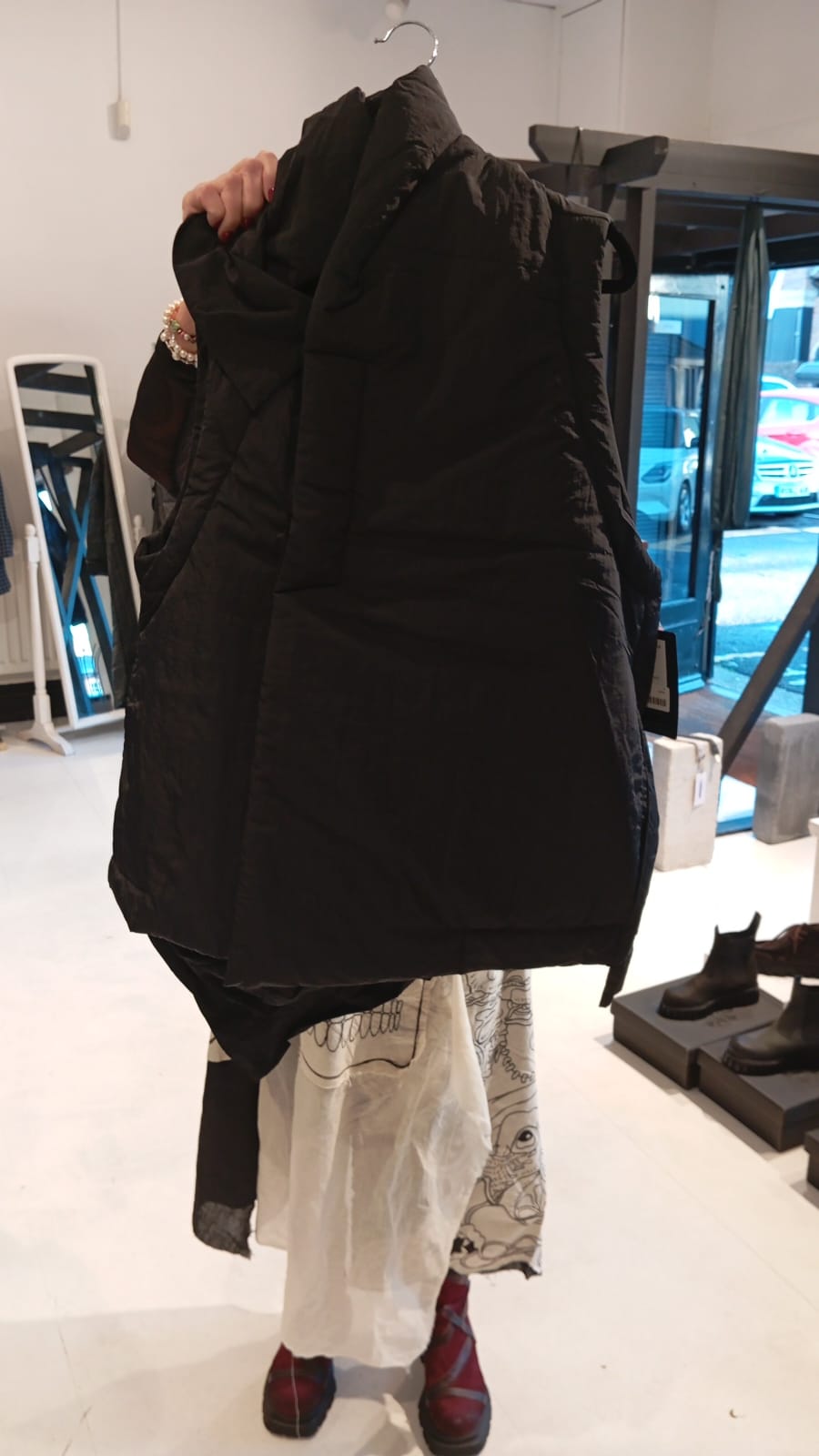 Moyuru 263416 padded nylon layer in black, garment reference view