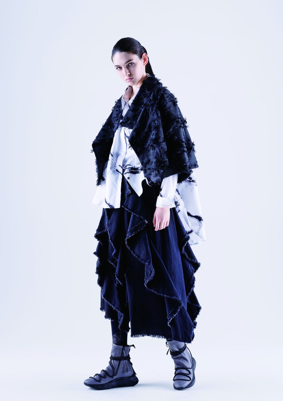 Moyuru 263620 textured cropped jacket, styled lookbook view