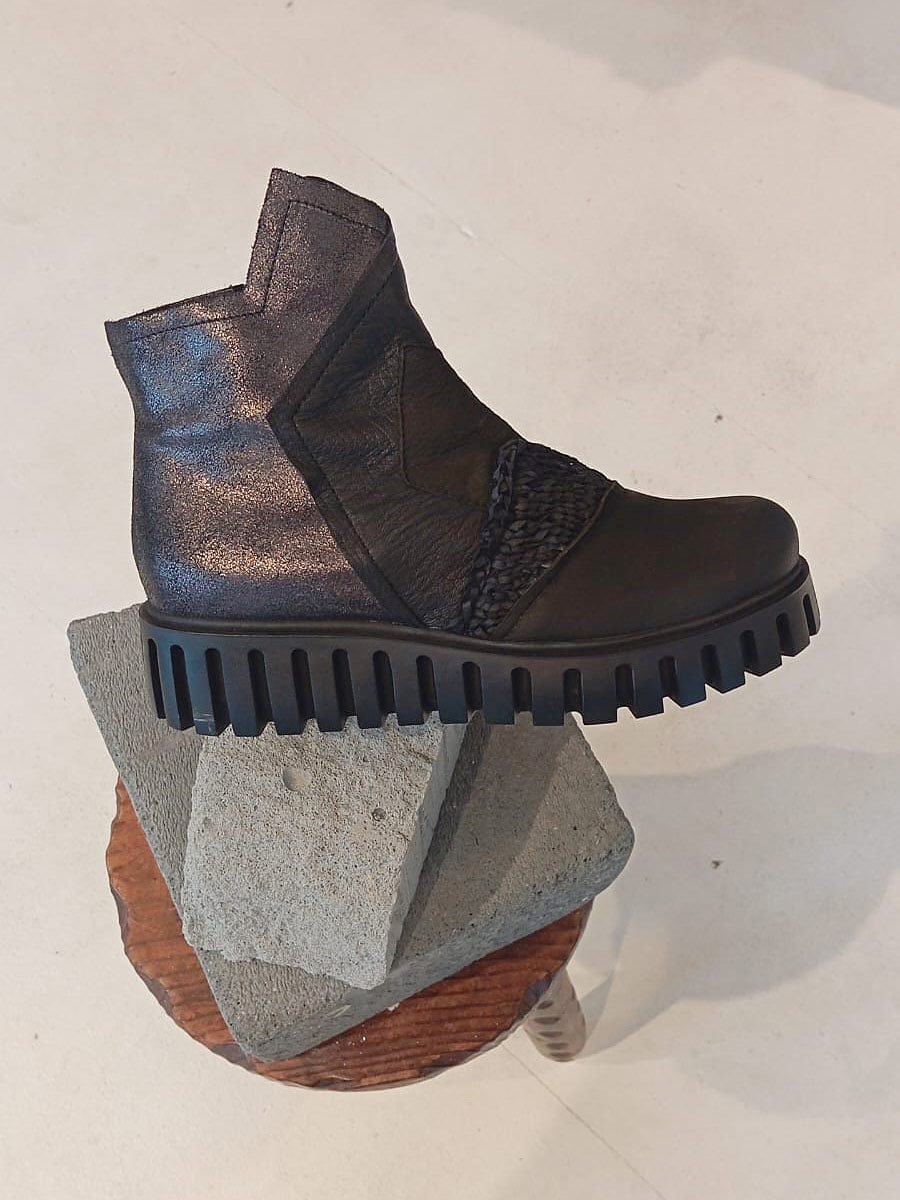 Papucei Lorcan Black Ankle Boots – view 5