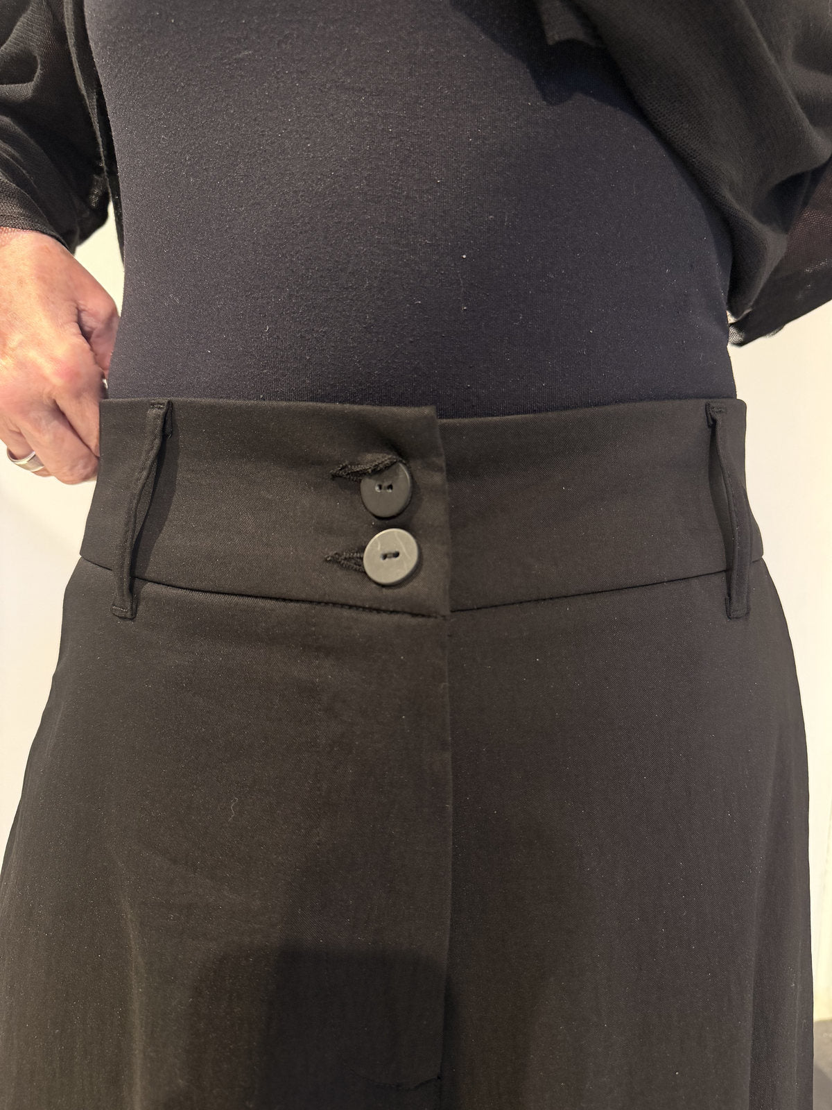 PLU Split Skirt wide-leg trousers in black, detail view
