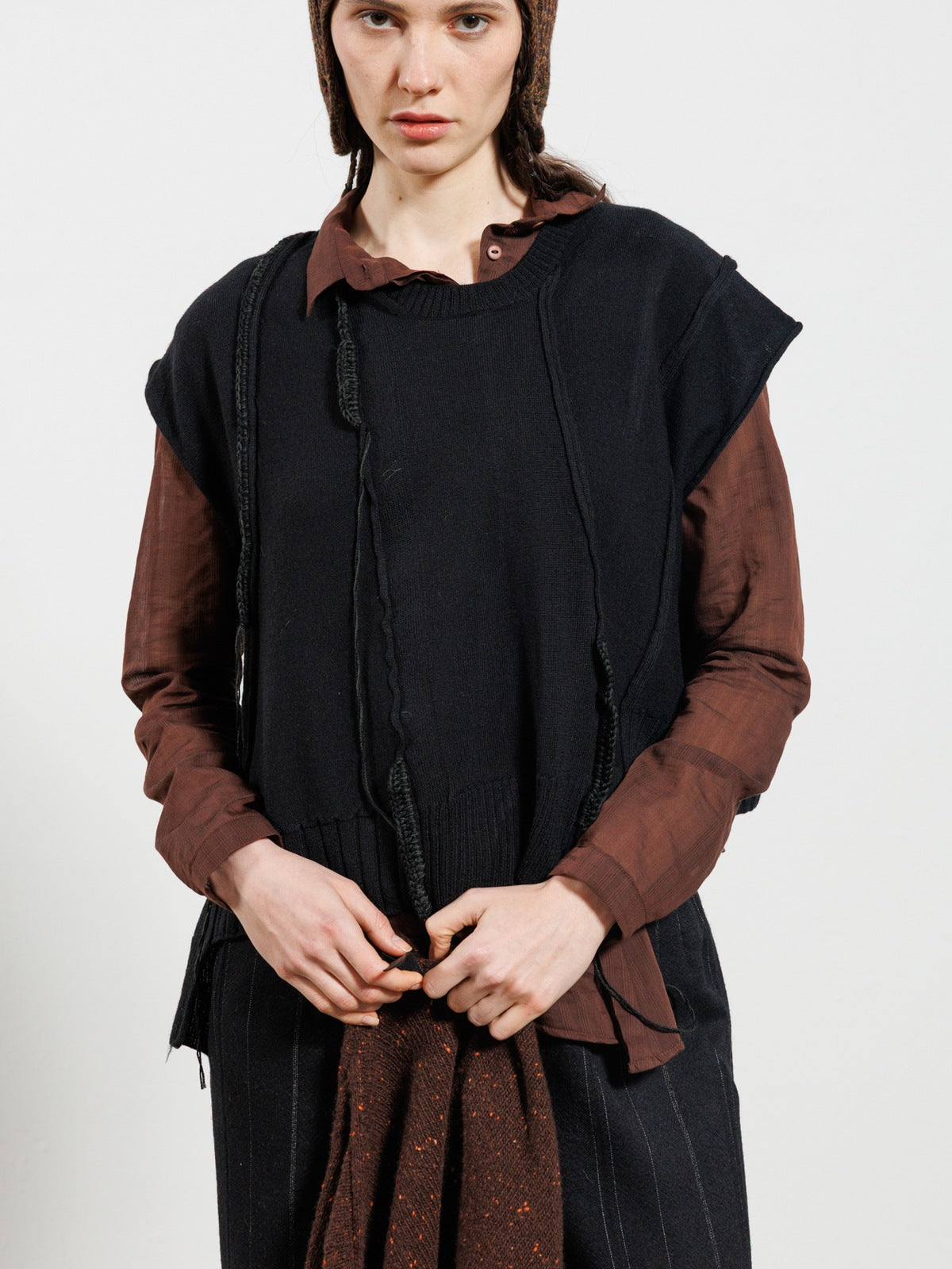 Serienumerica 12038 merino wool patch top in Black – front garment