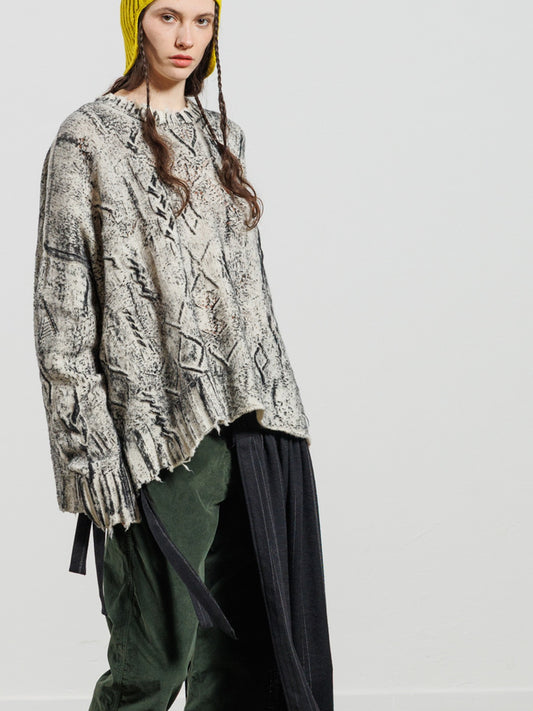 Serienumerica 3057 hand-painted oversized merino wool jumper in Natural/Black – side and sleeve