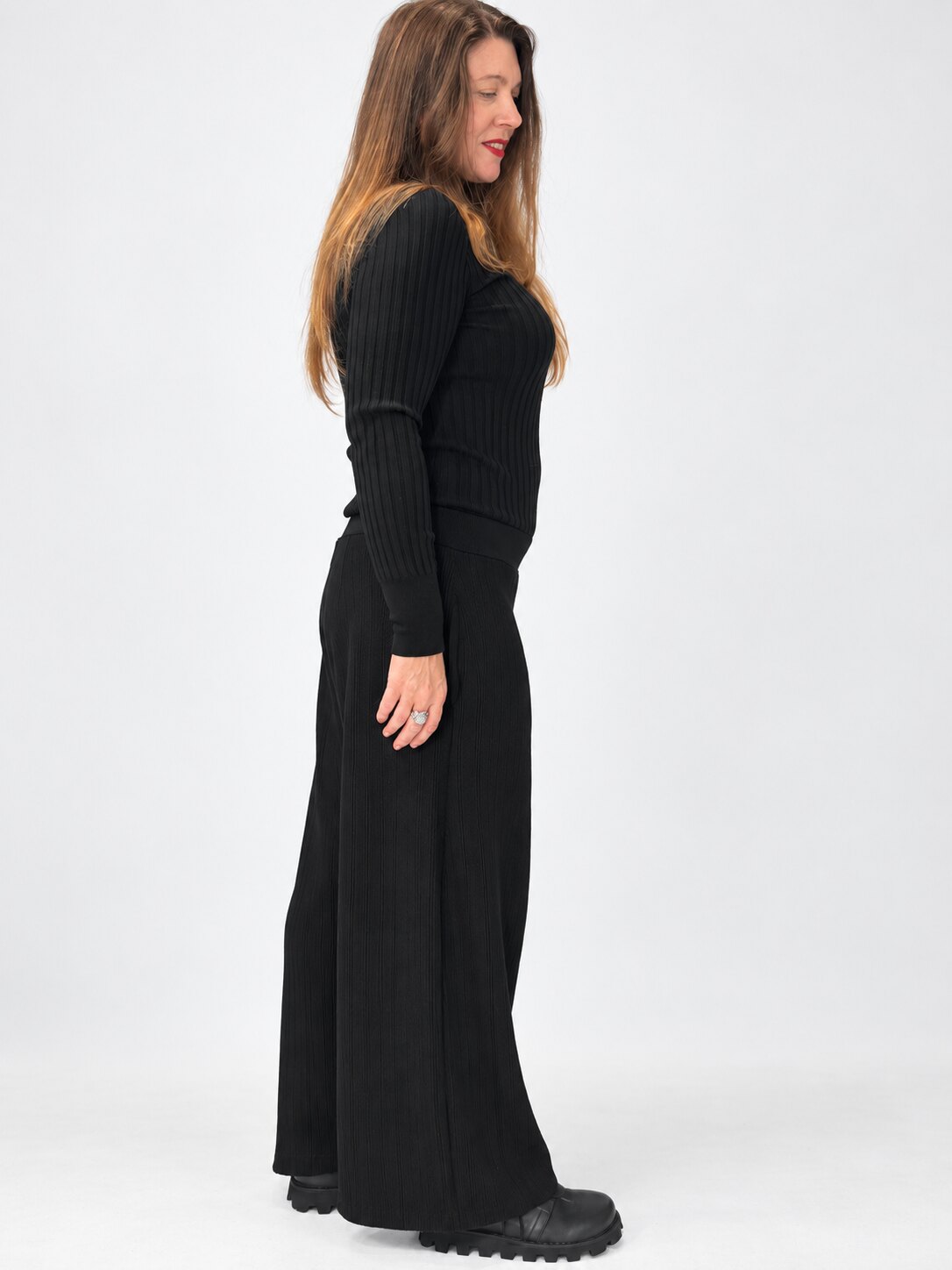 Transit black textured virgin-wool wide-leg trousers – side view